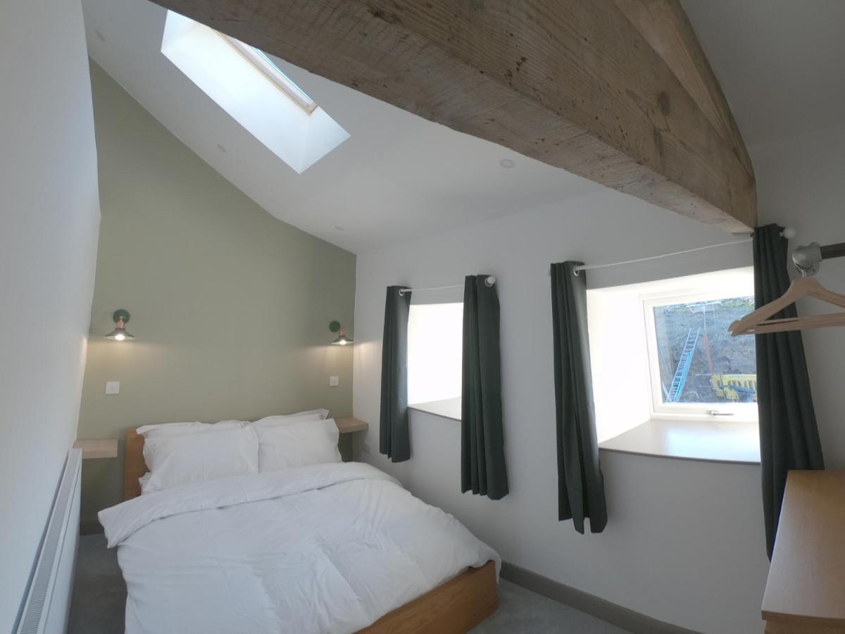 Unique Barn Conversion In Saddleworth Олдъм Екстериор снимка