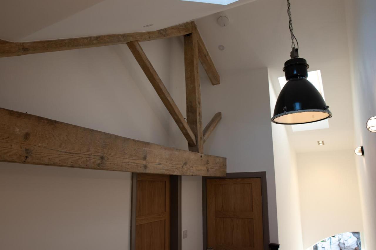 Unique Barn Conversion In Saddleworth Олдъм Екстериор снимка