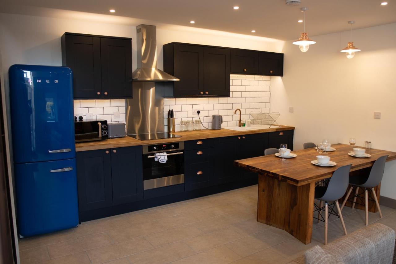 Unique Barn Conversion In Saddleworth Олдъм Екстериор снимка