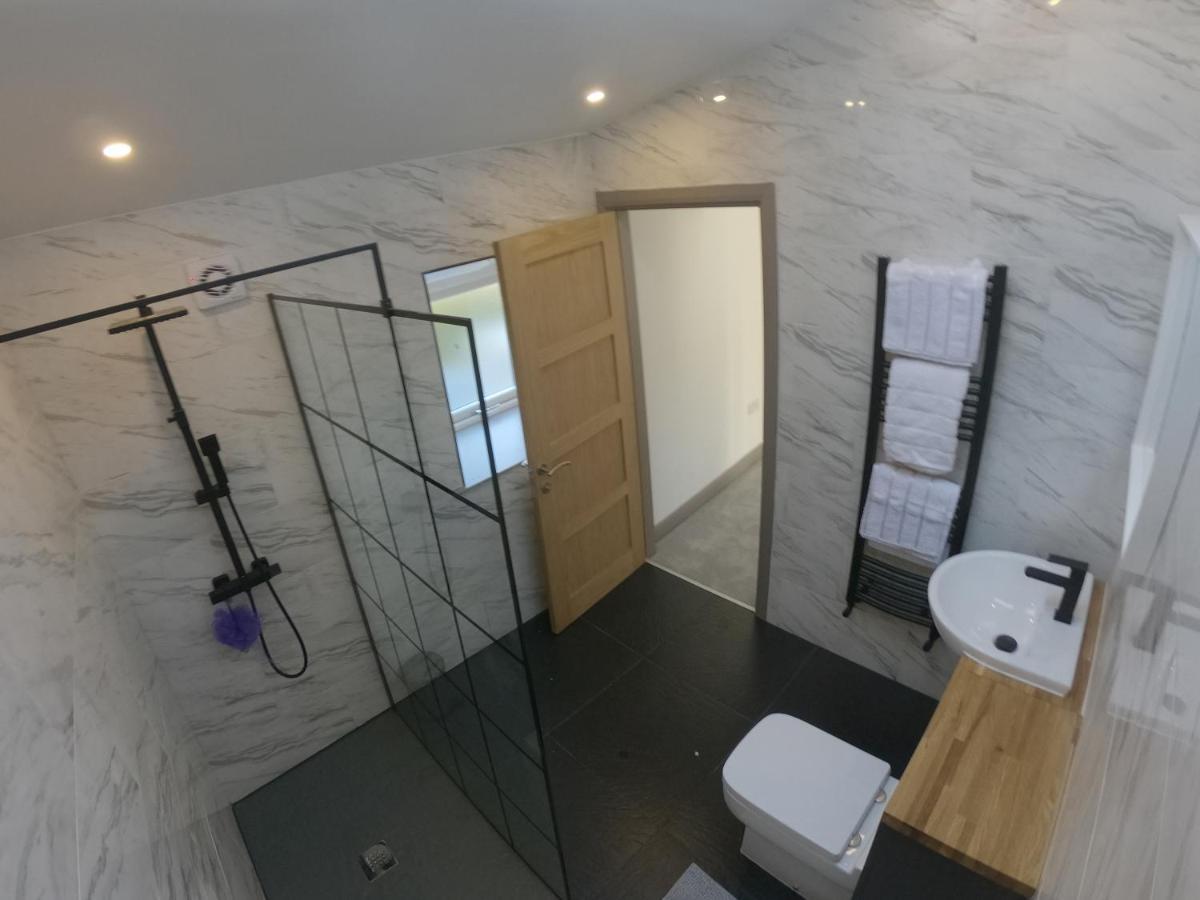 Unique Barn Conversion In Saddleworth Олдъм Екстериор снимка