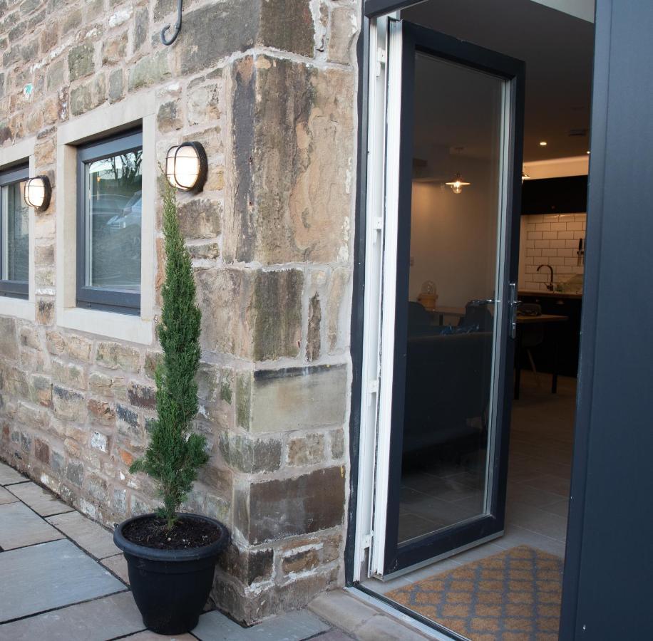 Unique Barn Conversion In Saddleworth Олдъм Екстериор снимка