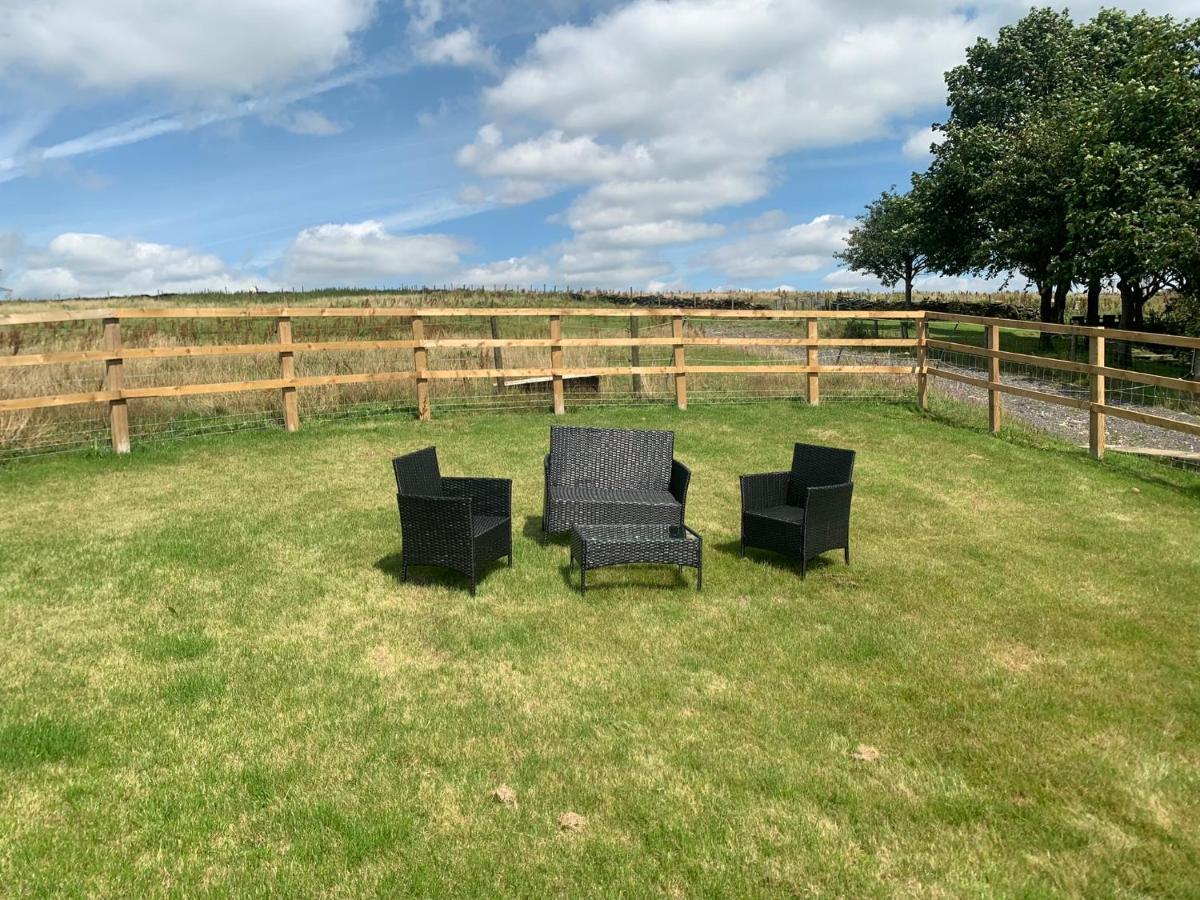 Unique Barn Conversion In Saddleworth Олдъм Екстериор снимка