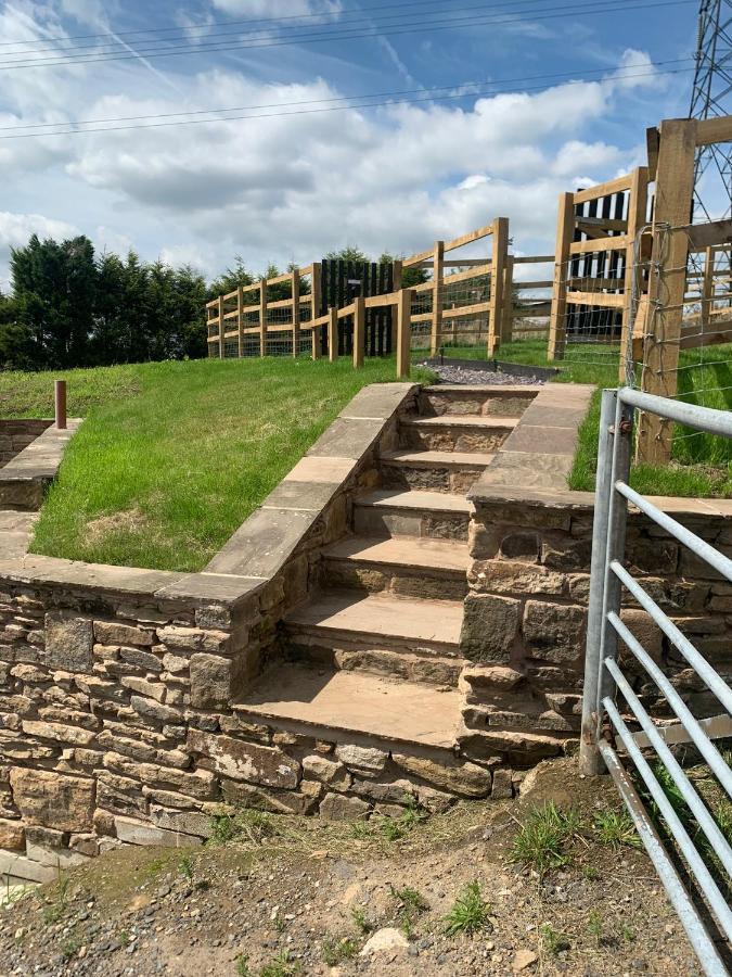 Unique Barn Conversion In Saddleworth Олдъм Екстериор снимка