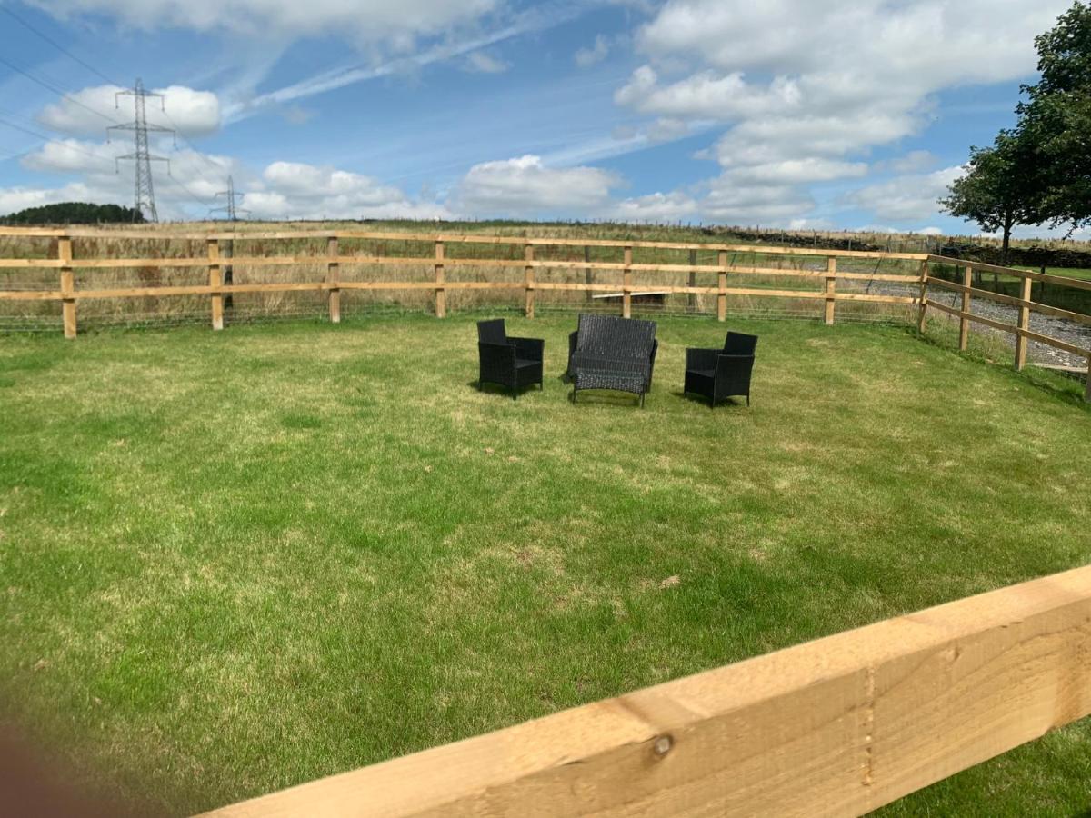 Unique Barn Conversion In Saddleworth Олдъм Екстериор снимка